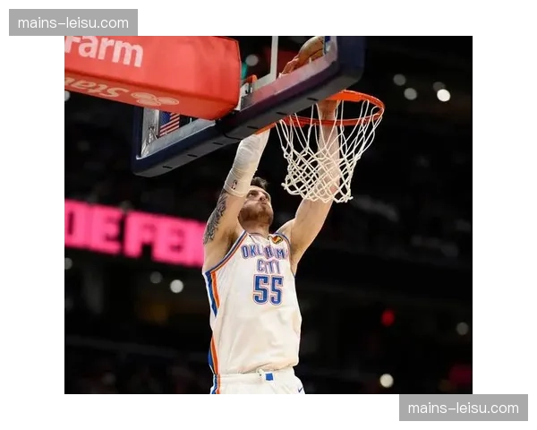 雷霆48.7%卫冕概率独一档，五外阵容空间弹性成季后赛最大杀器